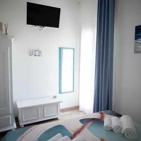 Azzurro Mare Rooms&restaurant Bed & Breakfast *